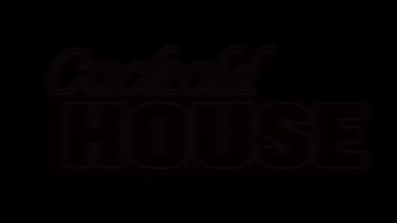 CuckoldHouse: Dia berkata dia ingin cuba memberikan pantatnya dan memenuhi keinginannya