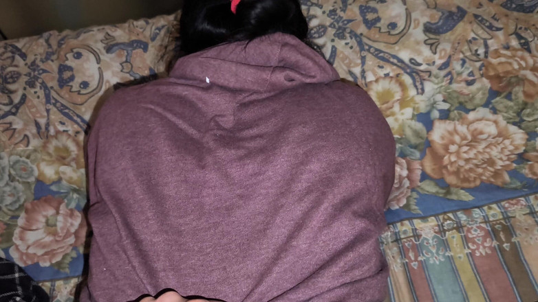 Moo DBOXXX: Uprawiam seks z macochą