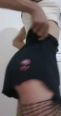 My Beautiful Body Is a Moroccan Girl, I Want to Contain Me