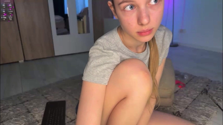 JuiceLussie: Lovense in Anal Vibrating