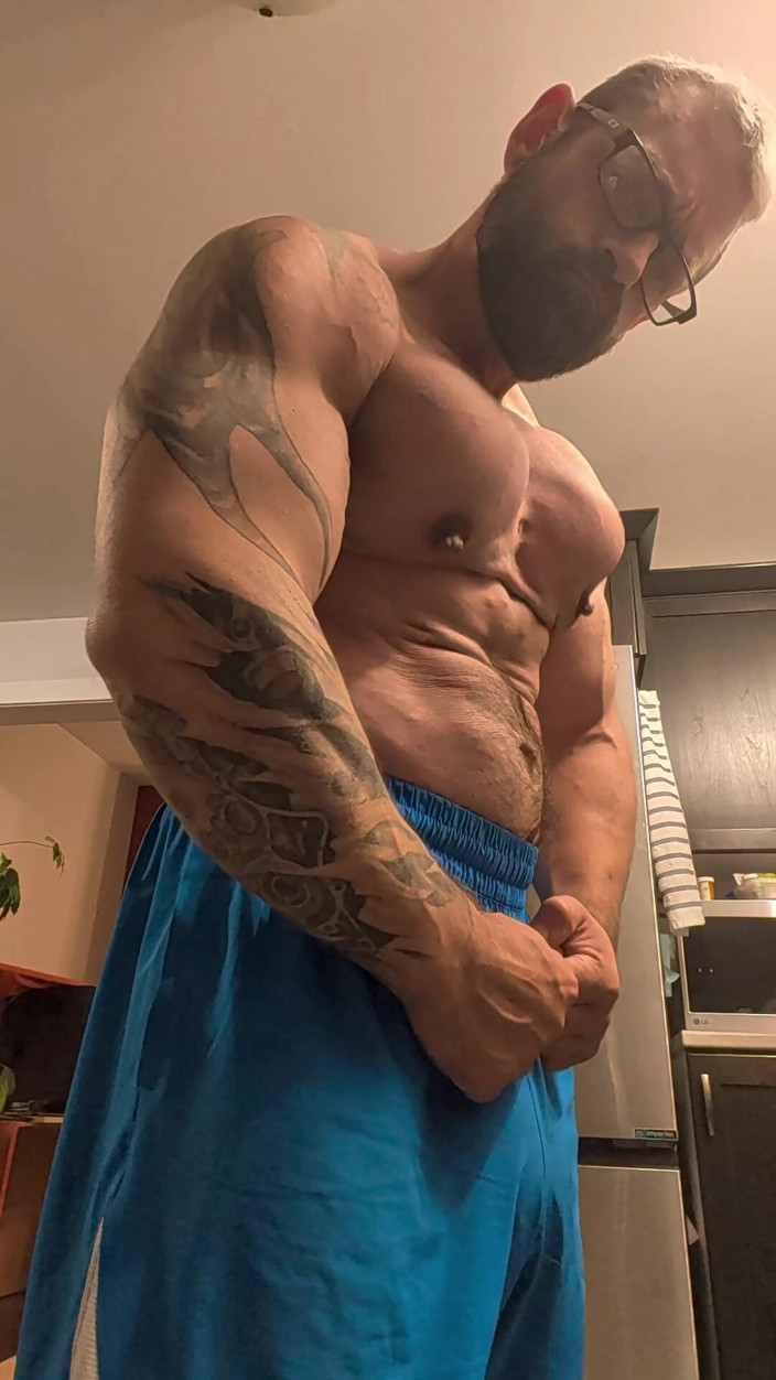 Bruiser Bearwood: Ripe After Gym Flex