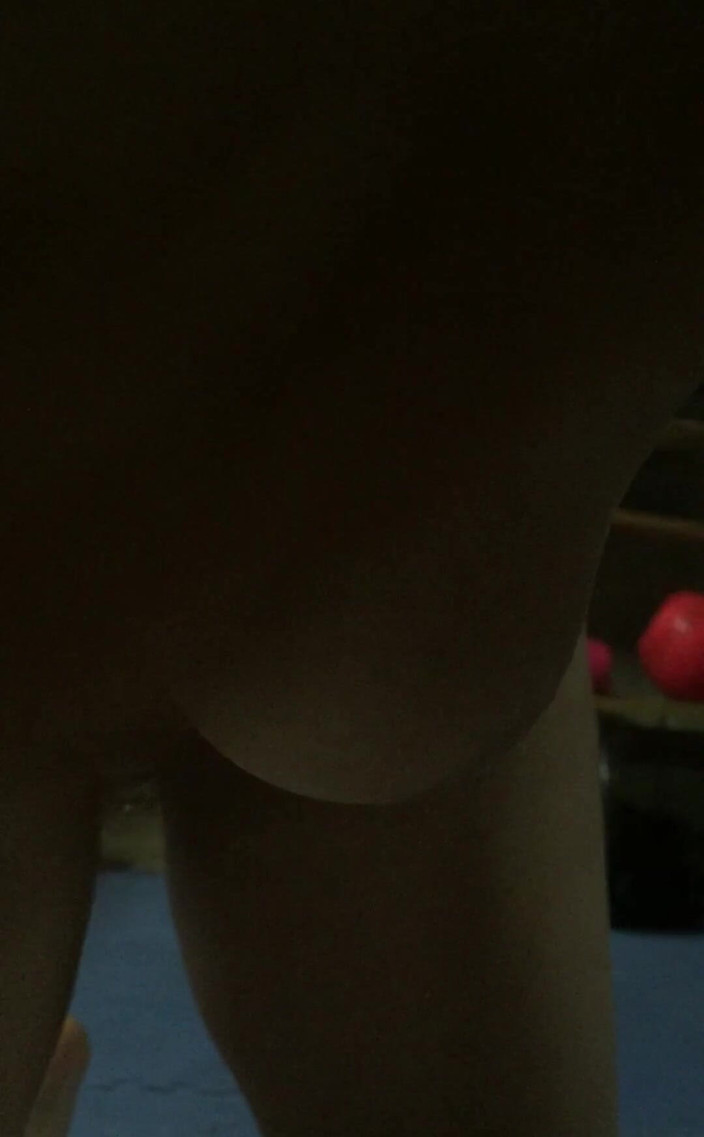 Michellexm: Dumbbell workout telanjang