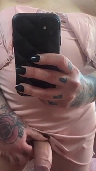 Chica trans Emma Ink y su sensualidad emocionante