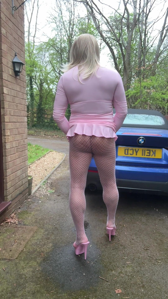 Kellycd2022: Sexy Crossdresser Kellycd2022 in Pink Dress and White Fishnet Pantyhose