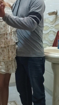 เดซีอินเดียน พ่อเลี้ยงลงโทษลูกสาวเลี้ยงอายุ 18+ หลังเห็นสูบบุหรี่คนเดียว