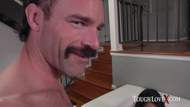 ToughLoveX: Toughlovex - Latina Kecil molek Vienna Black melawat doktor seks untuk...