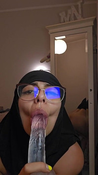 Blowing My Dildo While I Say Naughty Things Mia Niqab