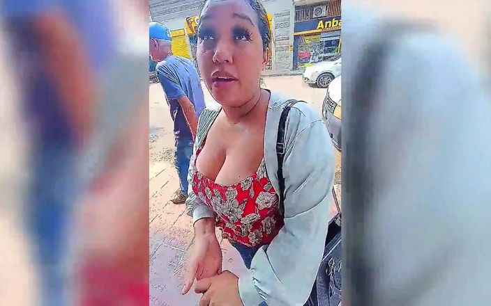 Pikaa6: Assume una vera prostituta, mi togli il preservativo e scopiamo...