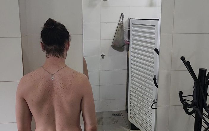 Hakam: Mo odbijający się kutas wokół