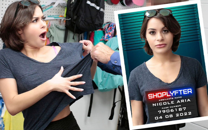 Shop Lyfter: その頬を広げてください!!いたずらな万引き犯がアナル中出しで罰を受ける