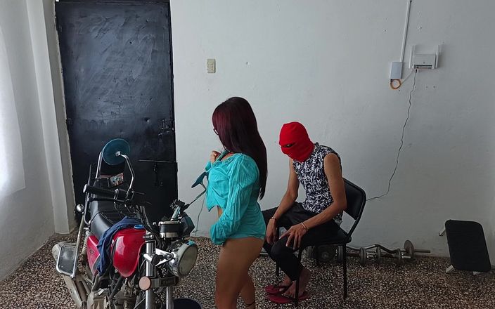 NEGRITA SEXY: I Seduce the Neighbor While He Polishes His Motorcycle