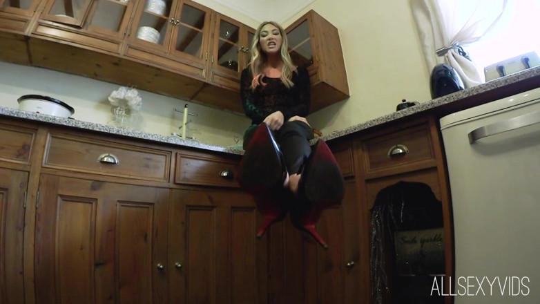 All Sexy Vids: Natalia forrest tahu kamu adalah cowok mesum dengan sepatu yang...