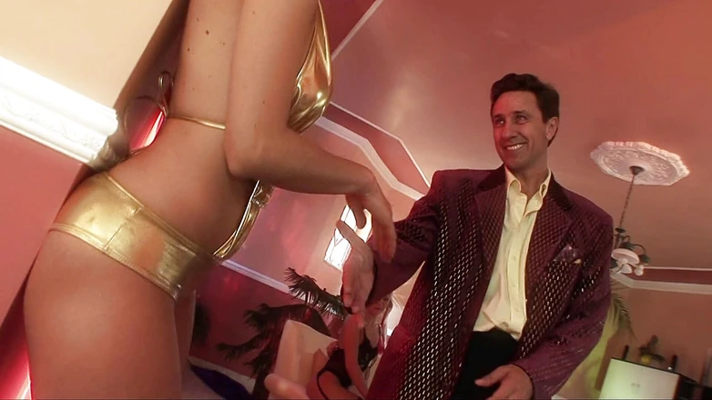 Im Bored lets Orgy: A club for real men should have sluts like these