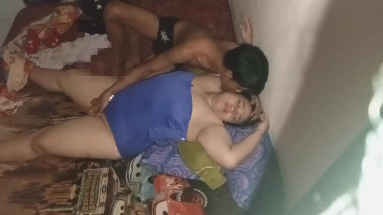 my_wife_chubby: Membiarkan Tubuhku Dinikmati Oleh Pria Lain