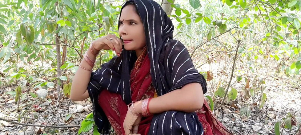 Renudbf: インド系の美しい義姉が庭で一人で外に連れて行かれ、激しくセックスされた