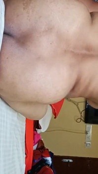 Manželka a manžel mají romantický okamžik