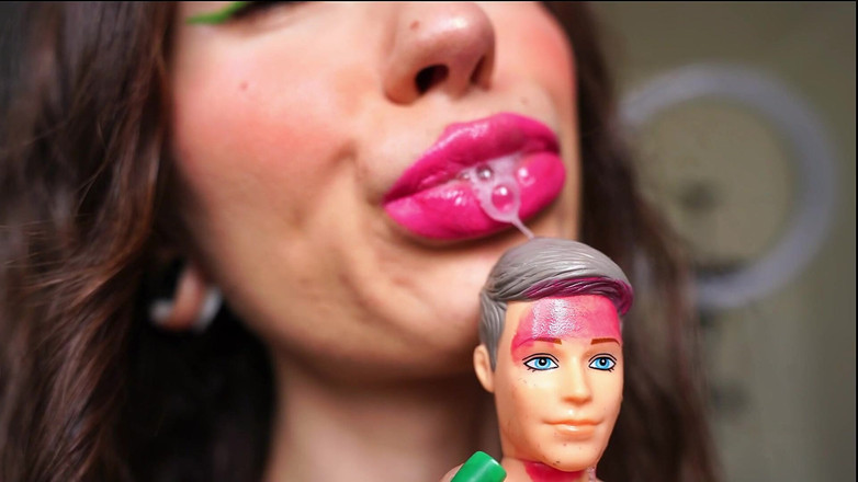 Rarible Diamond: Nụ hôn dính hiền lành của giantess 5