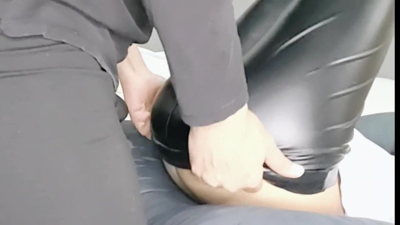 MynameisJuly: 我的继父在你不在的时候脱下我的裤子操我