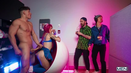 Anime-jongen houdt van sperma