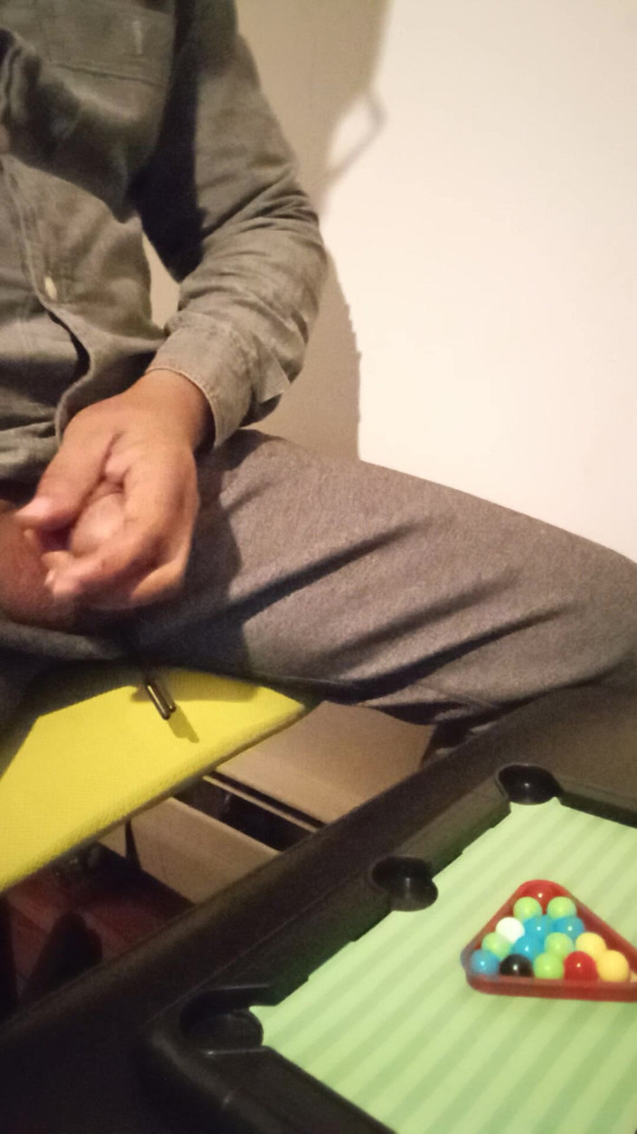 Warichson: Развлечение у бассейна на столе No2