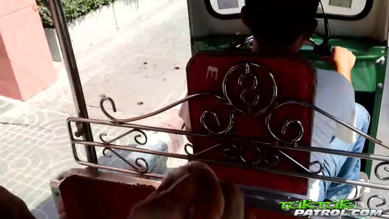 Trike Patrol - Tuk Tuk Patrol: Kiwi manis yang lezat menikmati ngentot orang asing