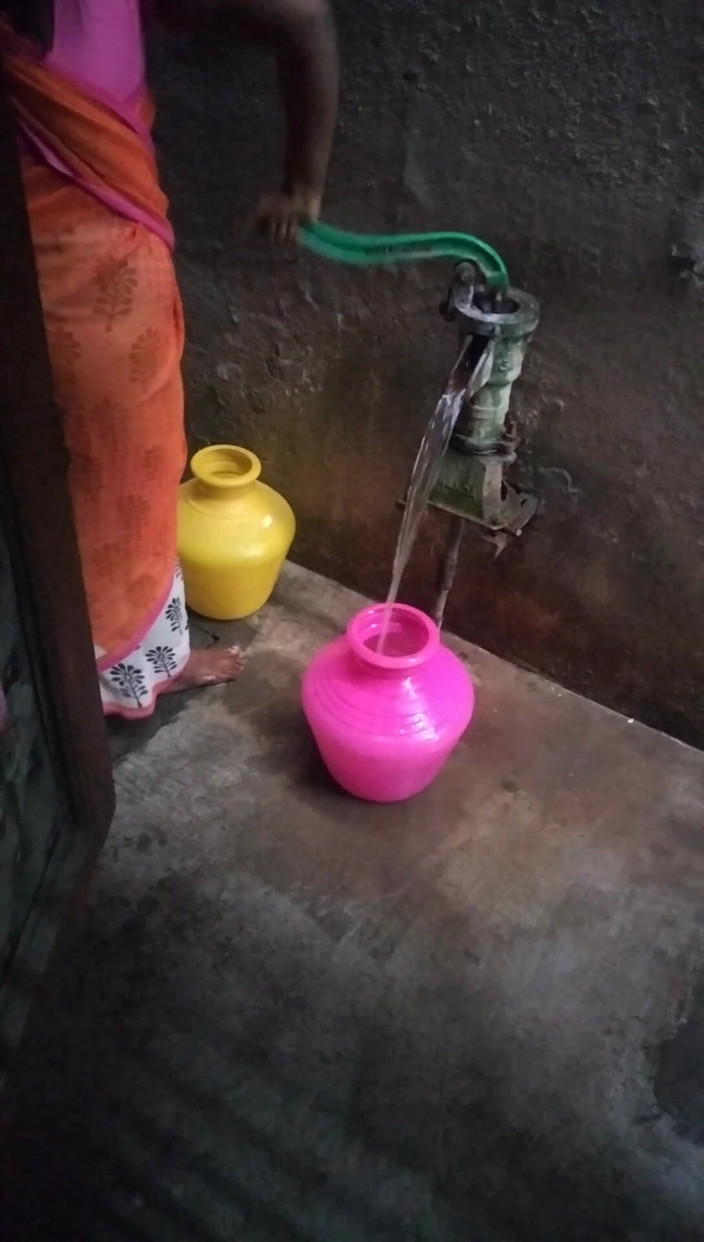 Benita sweety: Тетушка толкает водяной насос