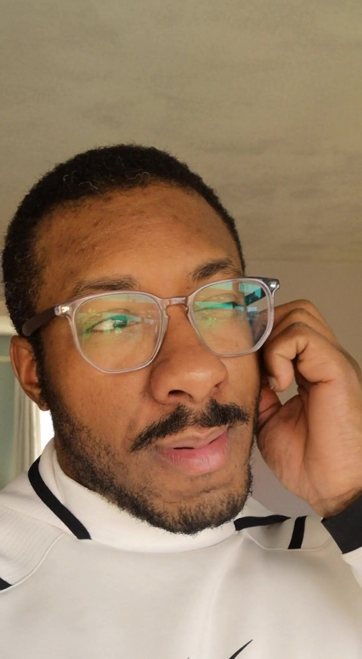 Amadeus: Děkuji, kluci za trvalou podporu. Zítra také udělám dárek, ujistěte...