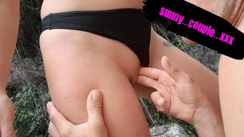 sunny_couple_xxx: Quel frisse ! Je l’ai léchée au bord de la rivière,...