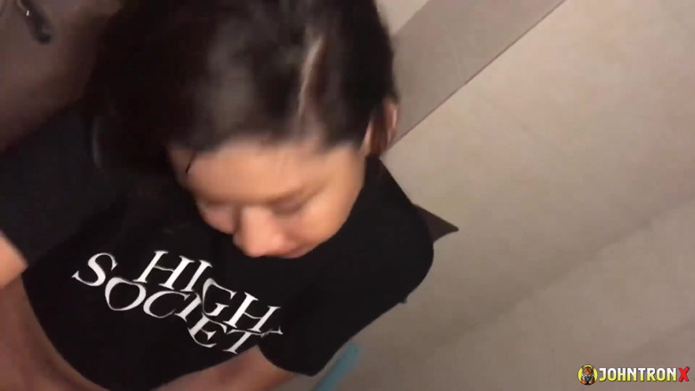 John Tron X: Johntronx - blowjob seksi dan quickie dengan seorang awek Asia panas...