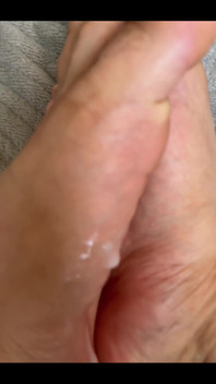 I Cum on My Feet