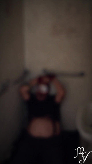 DeesseJulia: Můj otrok "machin" během relace BDSM