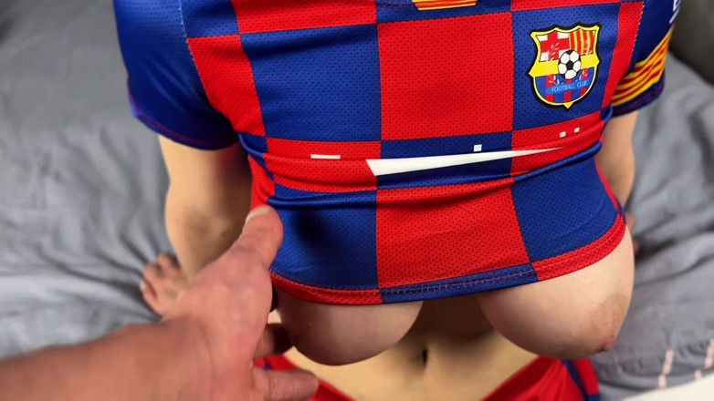 ComerZ: Ngực khủng của hoạt náo viên Barcelona fucked cứng bởi...