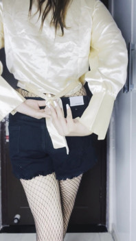 ความใคร่ในชุดชั้นใน: การเต้นยั่วยวนแบบถอดถุงน่อง