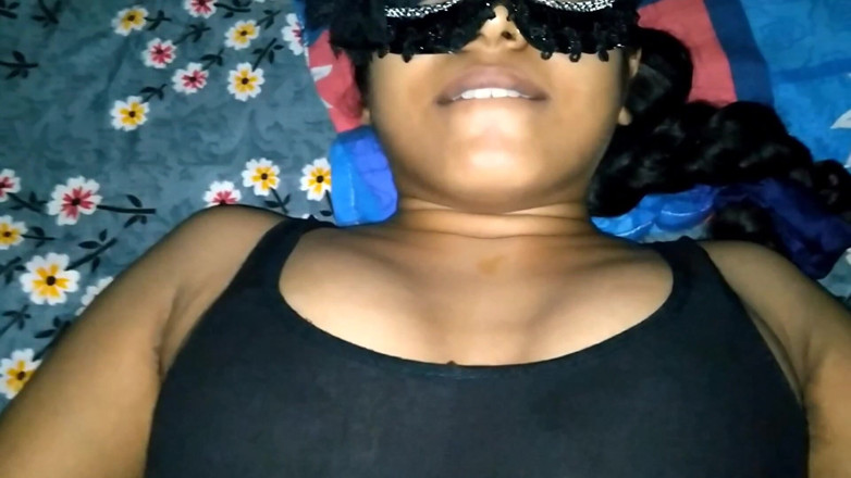 Sonuu: Ấn Độ bhabi lần đầu tiên làm tình trong làng video bhabi...