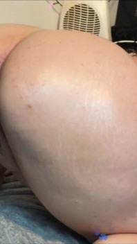 Grossa camgirl leva enorme consolo bbc