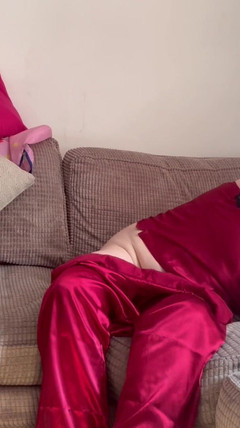 Frequentmasturbation: Il nuovo dildo è stato carino per controllare il mio orgasmo
