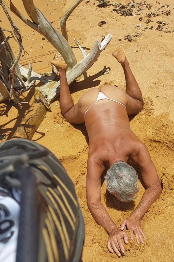 Ladysilvas: Ladysilva, mein heißer arsch im höschen am strand