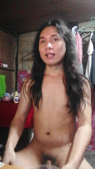 Reynaldo6: Reyna再次为她的爸爸做爱，她想要被狠操