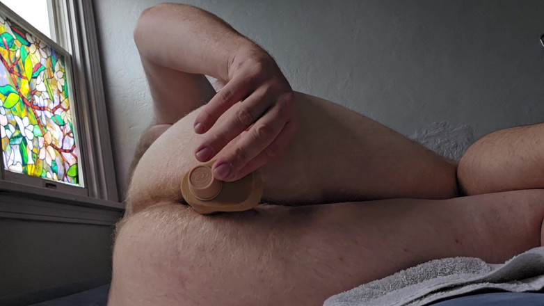 Hairy Cubb: Un beau-père blanc pulpeux essaye un gode vibrant