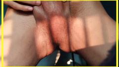 Men masturbating: Masturbuje mého oholeného ptáka.