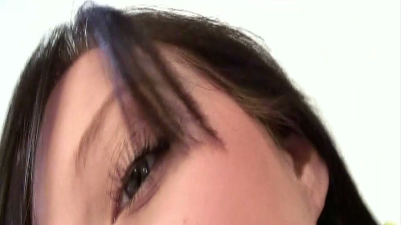 Bangora clips: Brunette Spreads Ass for Close up Fingering
