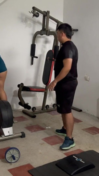 Non c'era nessun altro in palestra, quindi hanno ceduto alle tentazioni