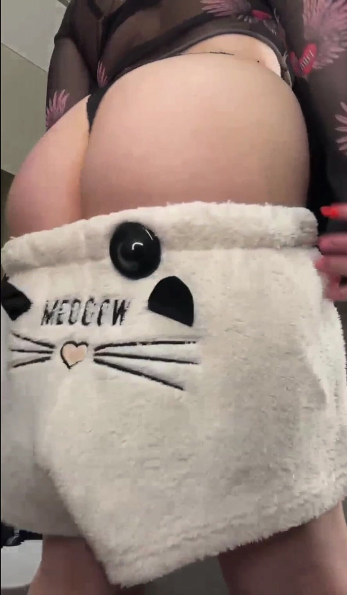 JuiceLussie: Минет в примерочной