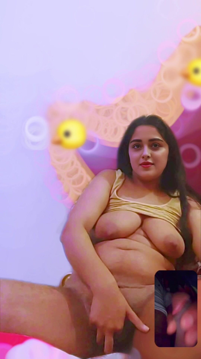 Your_aisha: 인도 섹시녀 핑거링과 영상 통화에서 젖탱이를 보여주는 인도 소녀 