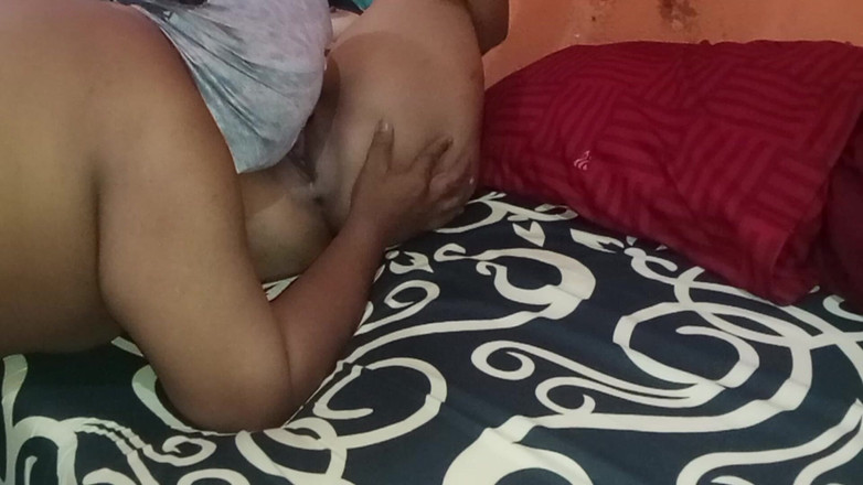 Babang endut: Indonésie Lízání kundičky macechy