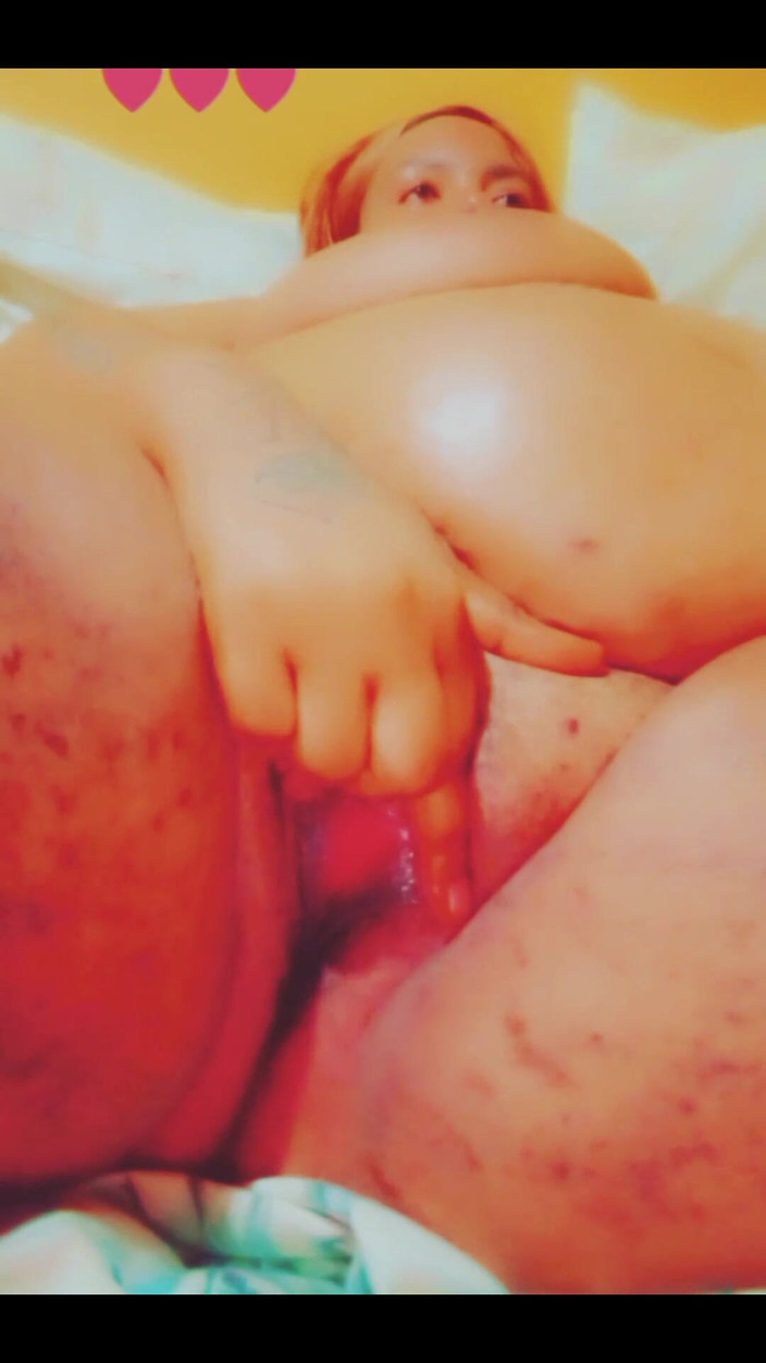 Goddessqueen: 胖乎乎的大奶子阴户