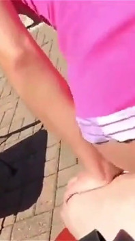 Cheerleadende stieftochter wird von ihrem stiefvater gefickt