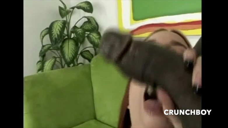 Bitch Girl Video: Podwójna penetracja analna i cipka z przyjaciółmi z zakończeniem creampie