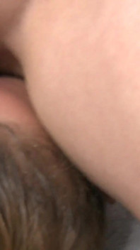 Yüze oturan lezbiyen çift domina yağlı göt ve amcık ile sikişiyor