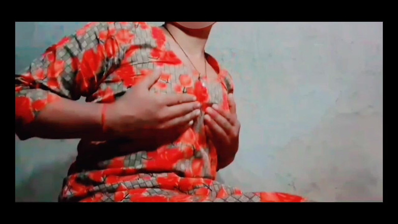 TricolorMusic3: Mačká její prsa přes její oblek Salwar, pomalu začíná být...